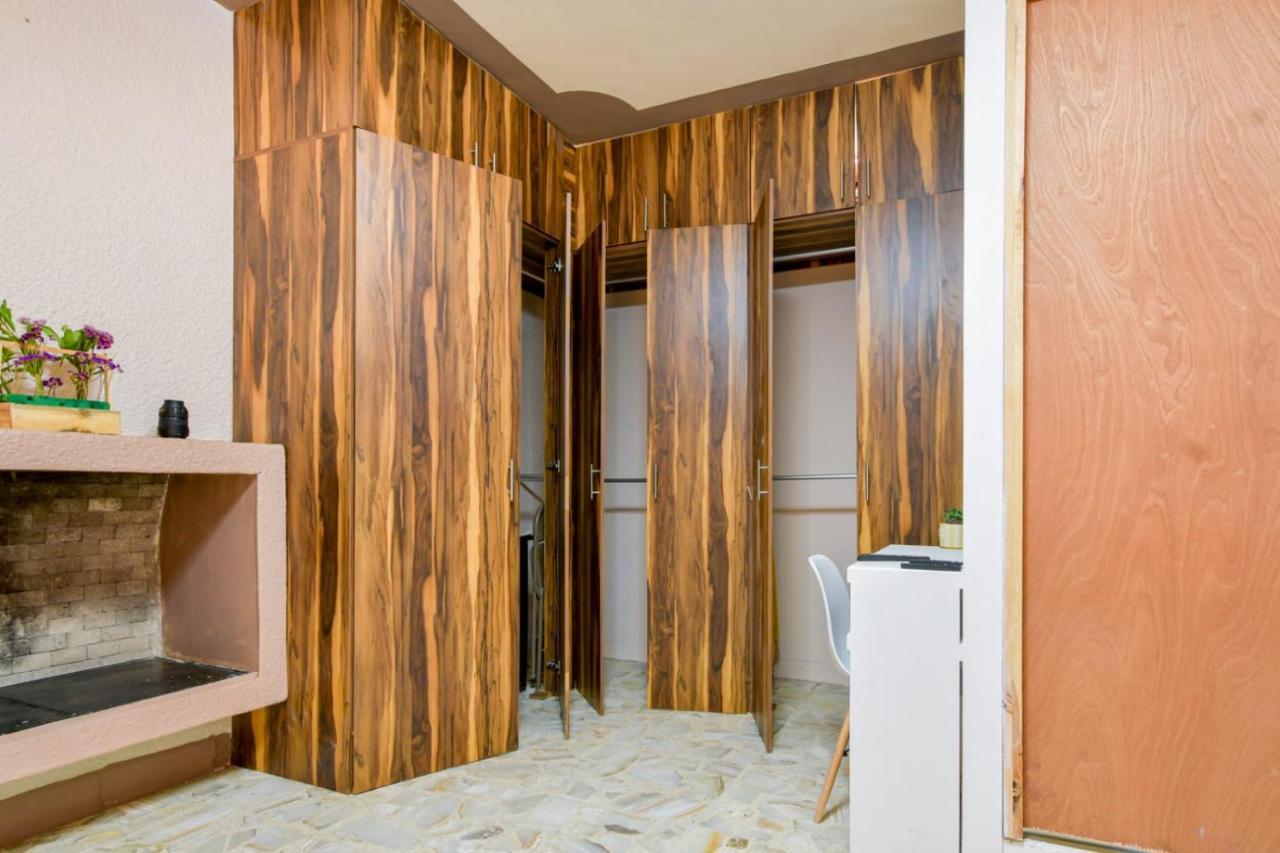 Hostal Vitta Гвадалахара Экстерьер фото