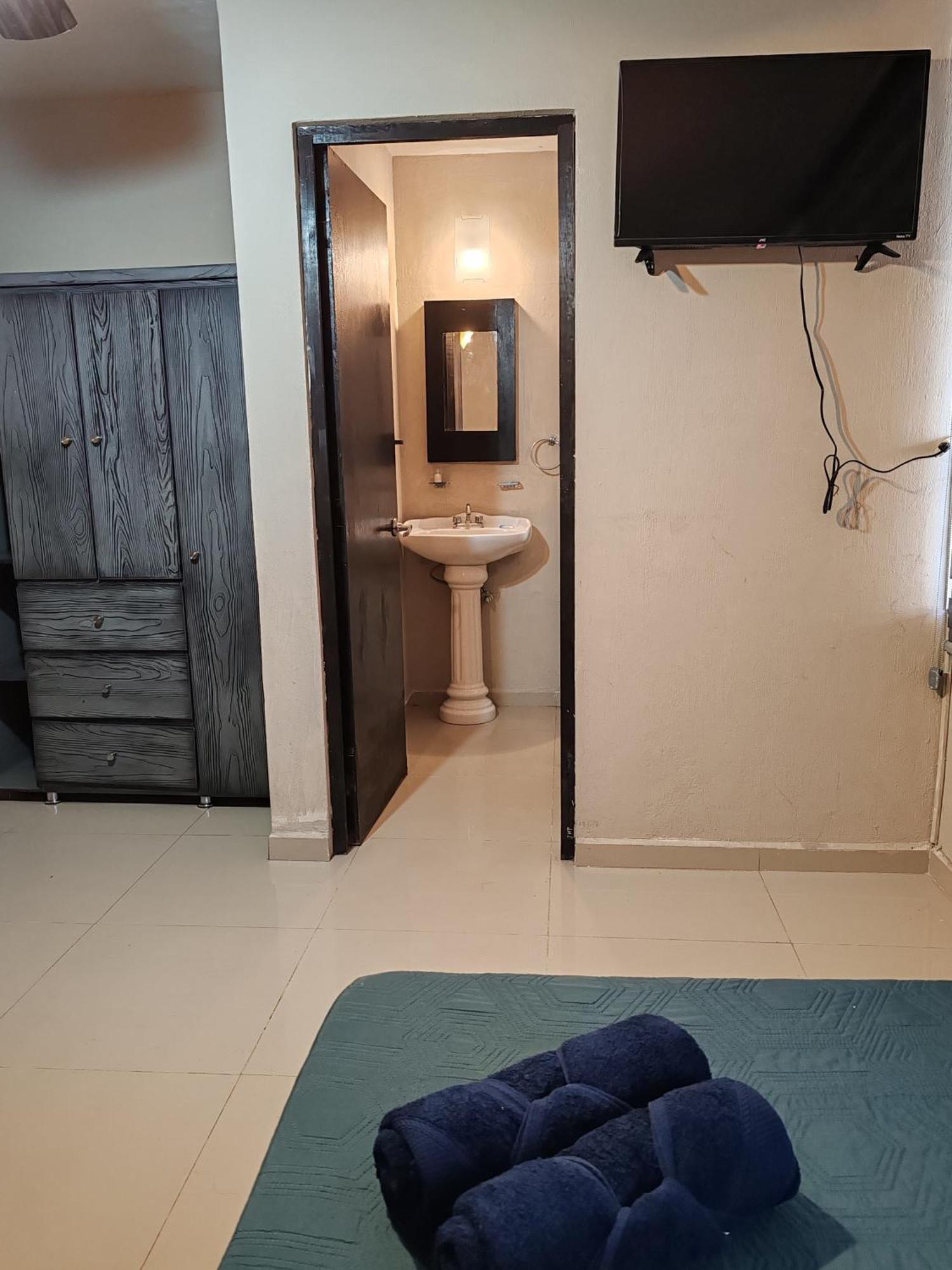 Hostal Vitta Гвадалахара Экстерьер фото