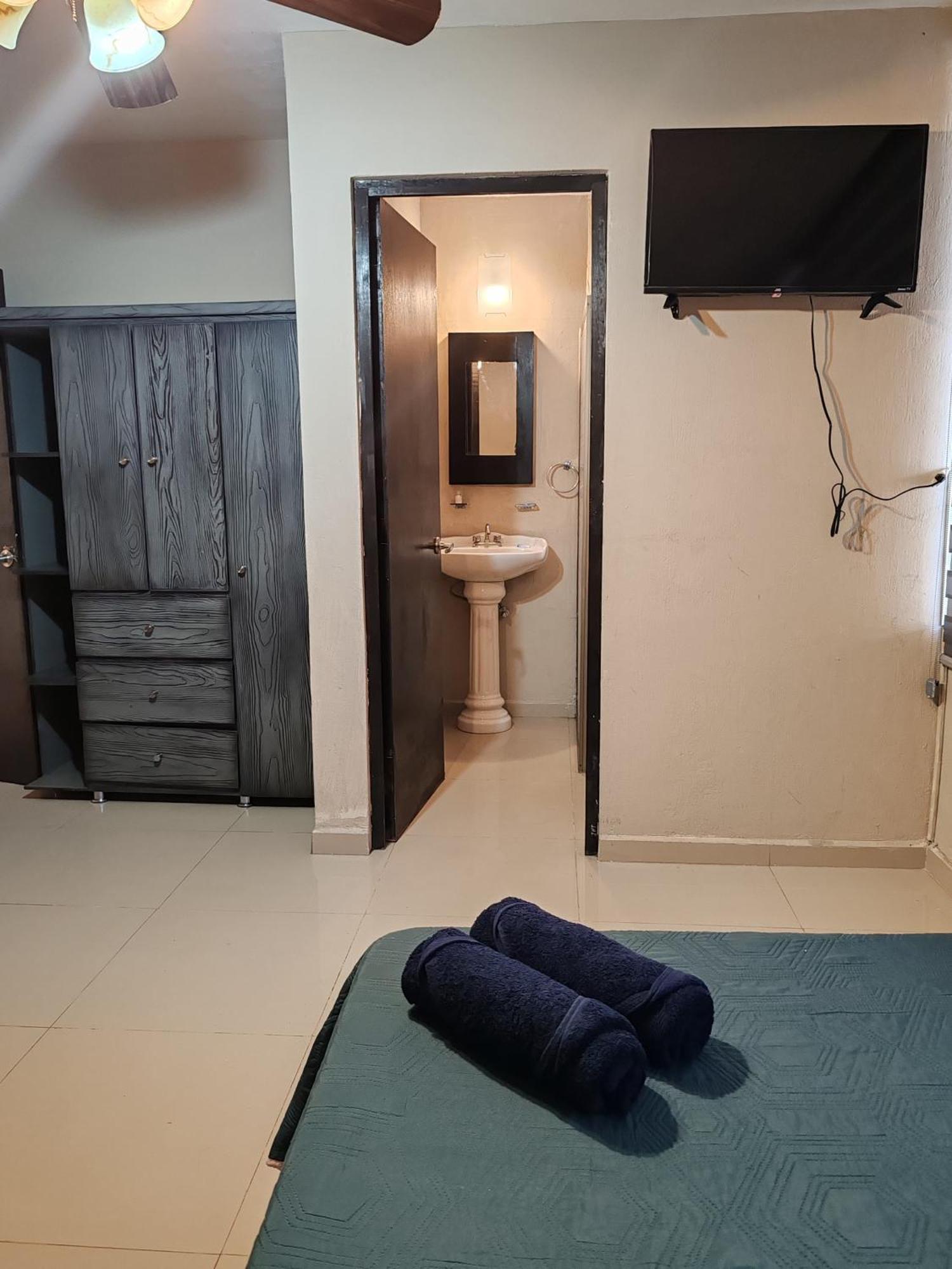 Hostal Vitta Гвадалахара Экстерьер фото